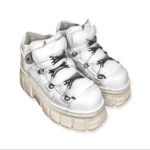 NEW ROCK SHOES SIZE 39 EU